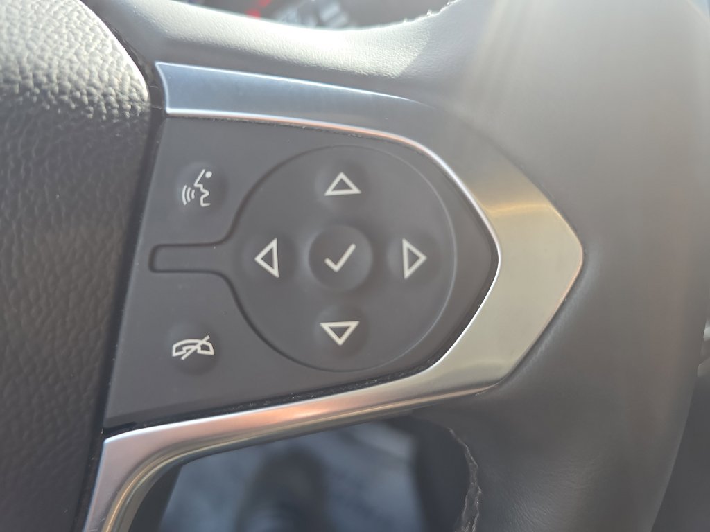 Used 2023 Chevrolet Traverse Premier w/ Redline Edition image 27