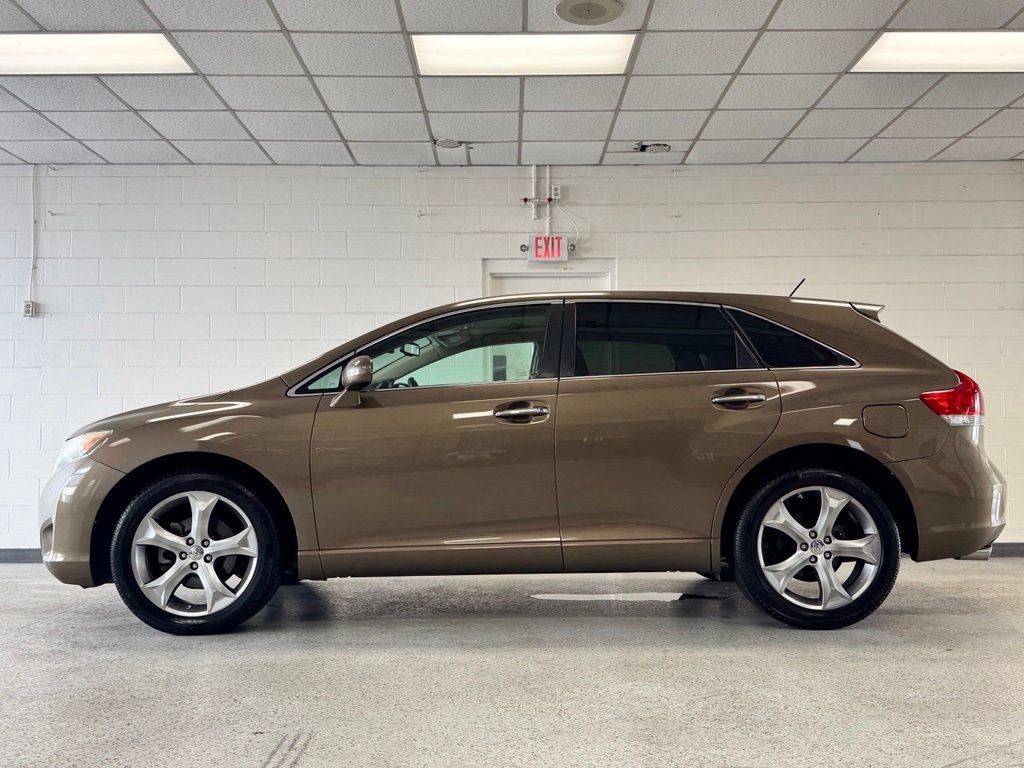 Used 2010 Toyota Venza FWD image 5