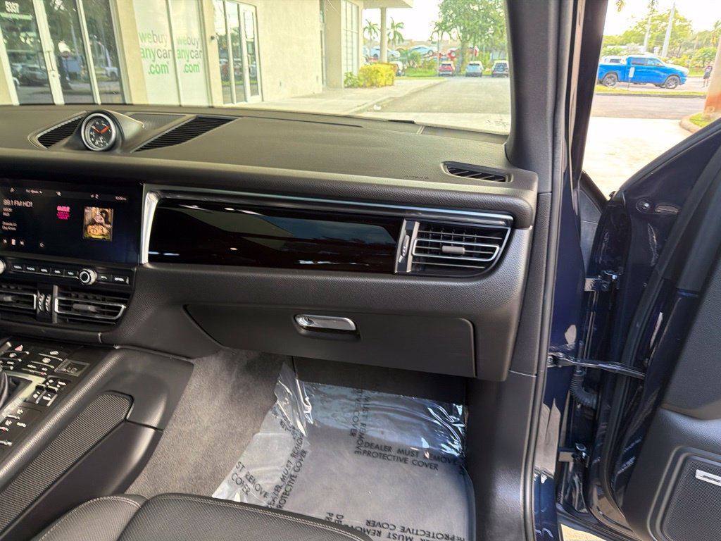 Used 2019 Porsche Macan AWD/4WD image 24