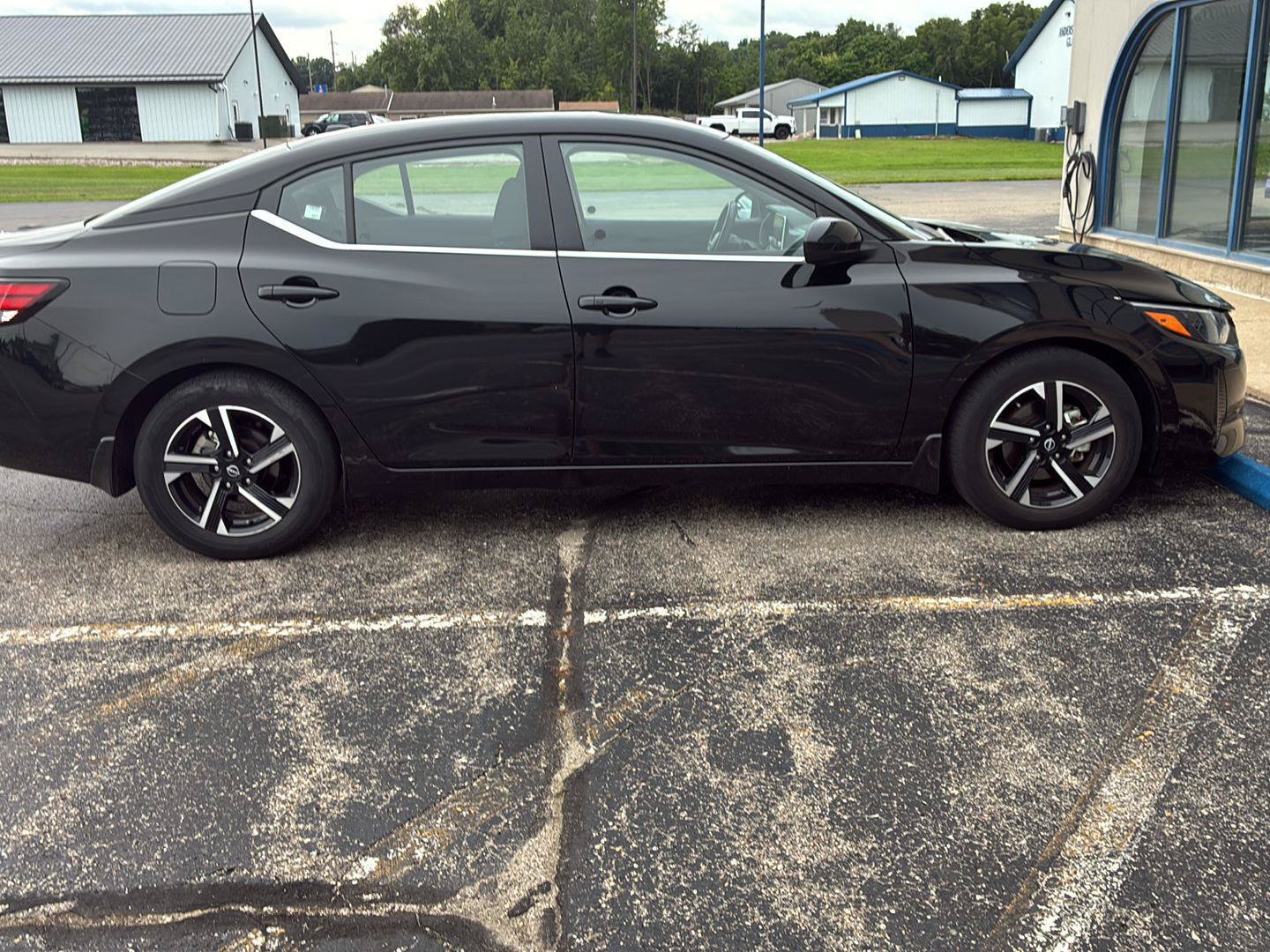 Used 2025 Nissan Sentra SV w/ All-Weather Package FWD image 4