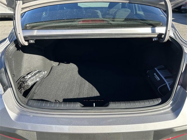 Used 2025 Hyundai Elantra Sport image 13