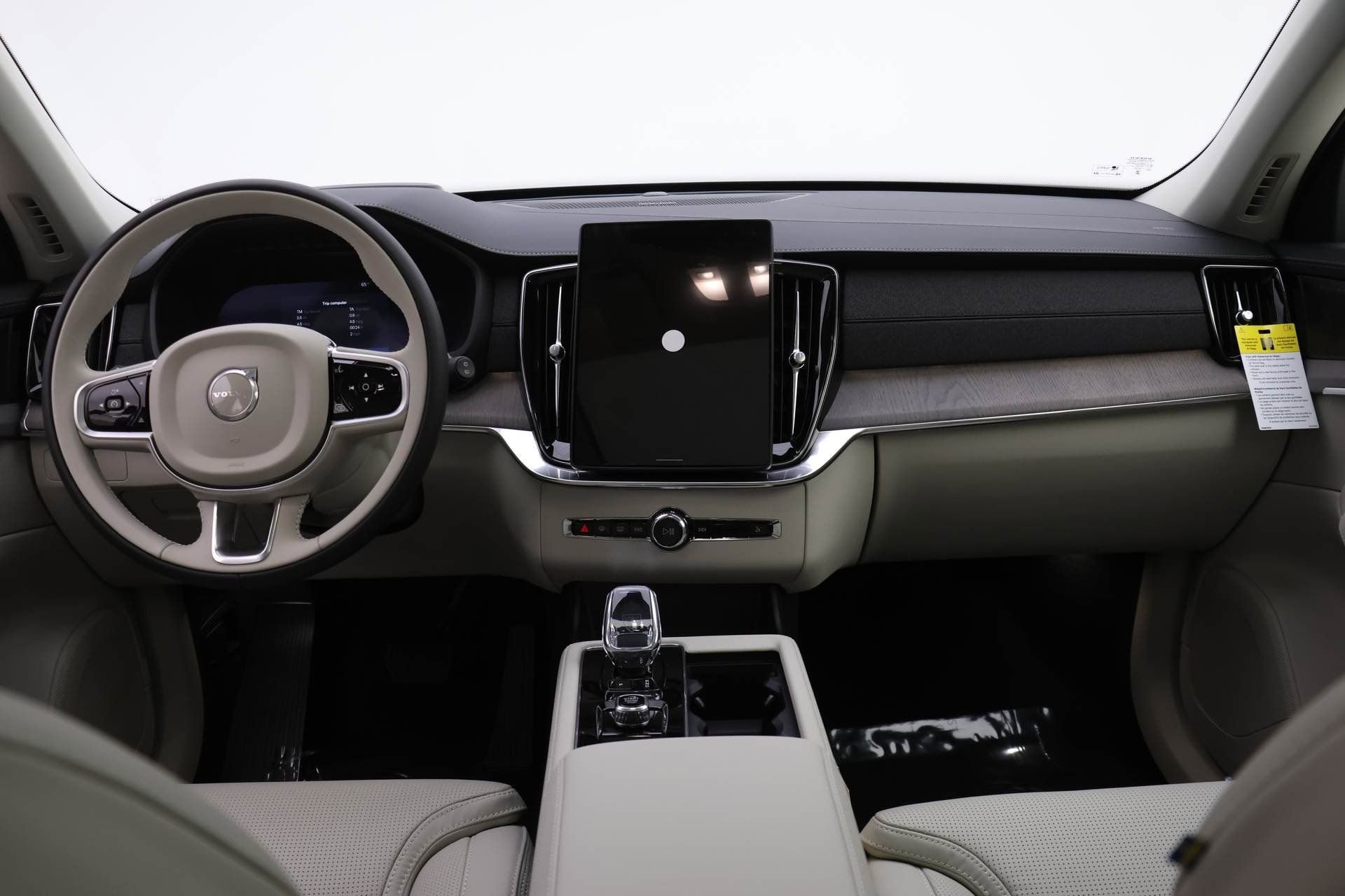 New 2026 Volvo XC90 B6 Ultra w/ Protection Package image 8