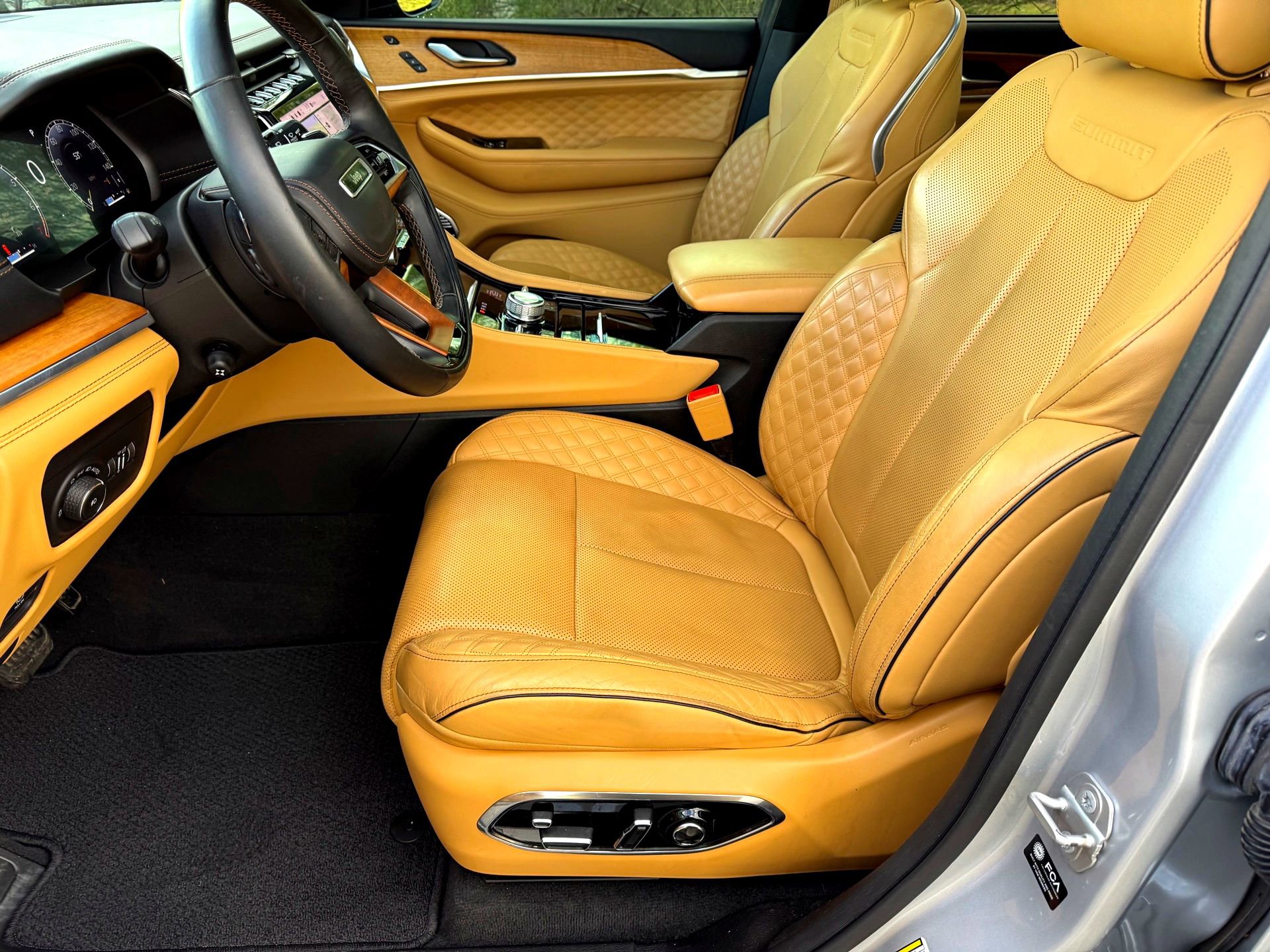 Used 2021 Jeep Grand Cherokee L Summit image 13