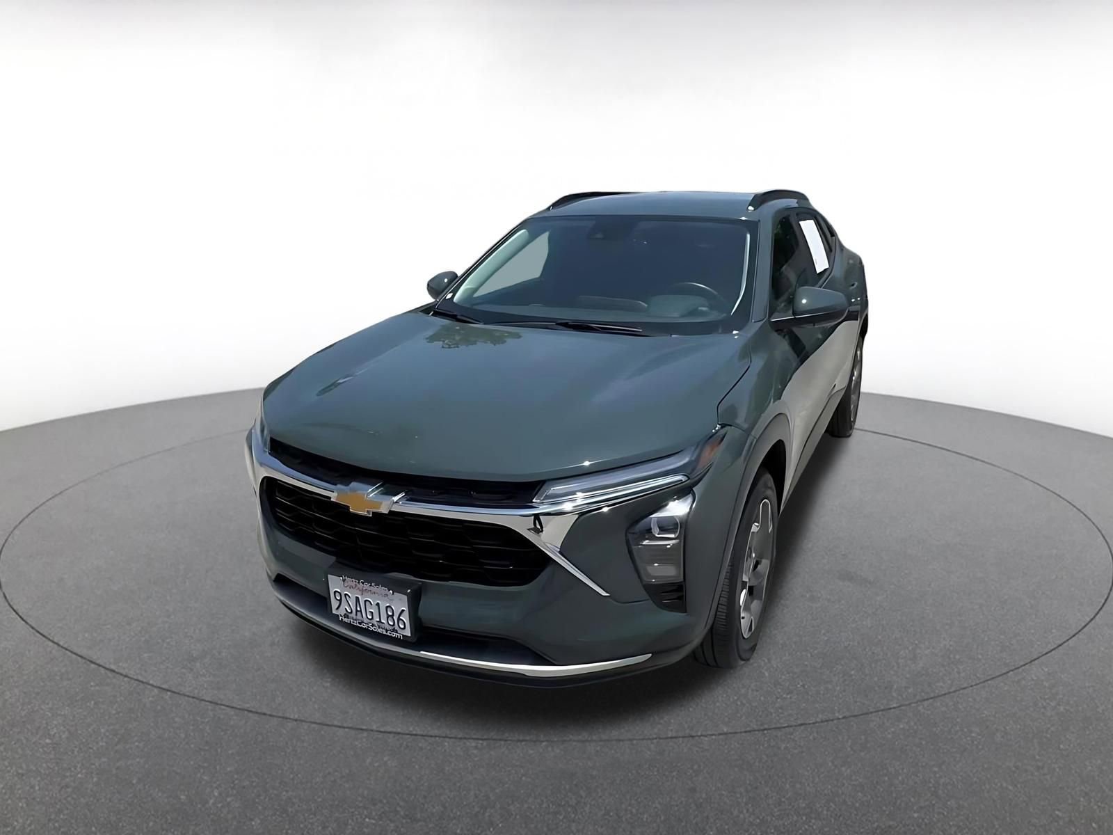 Used 2025 Chevrolet Trax LT w/ LT Convenience Package FWD image 7