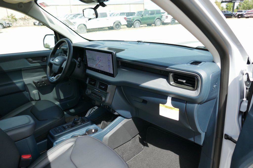 New 2025 Ford Maverick Lariat w/ Black Appearance Package image 12