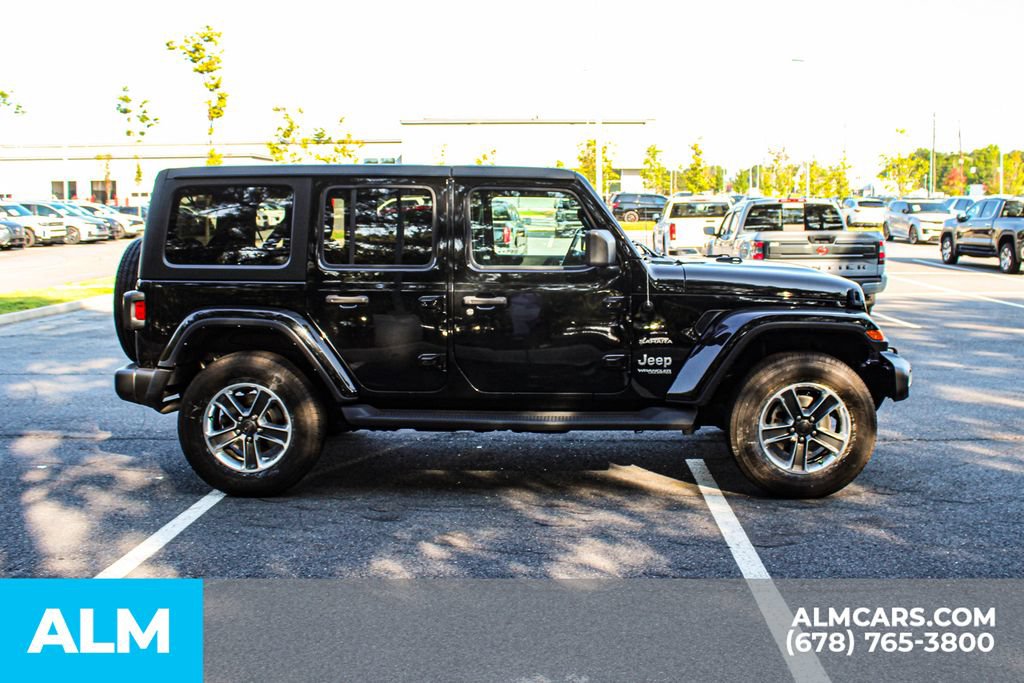 Used 2022 Jeep Wrangler Unlimited Sahara AWD/4WD image 8
