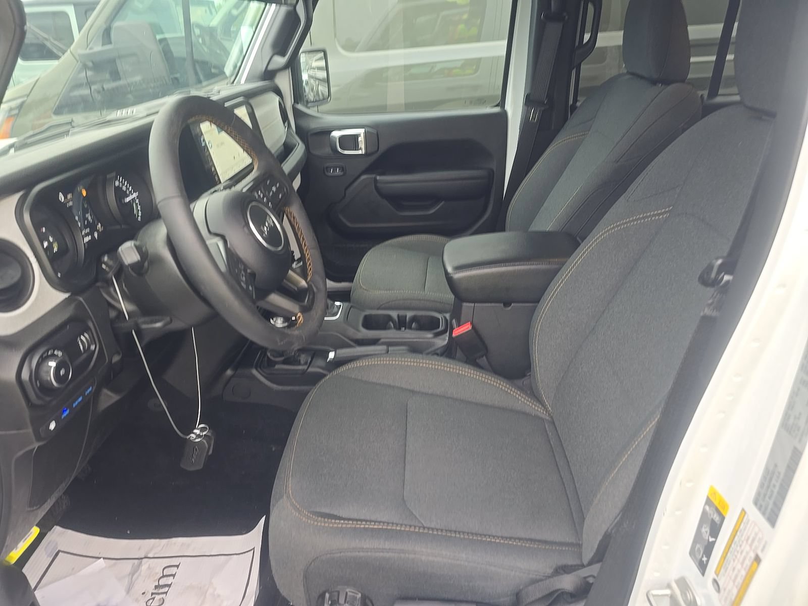 Used 2024 Jeep Wrangler Unlimited w/ Convenience Group AWD/4WD image 10