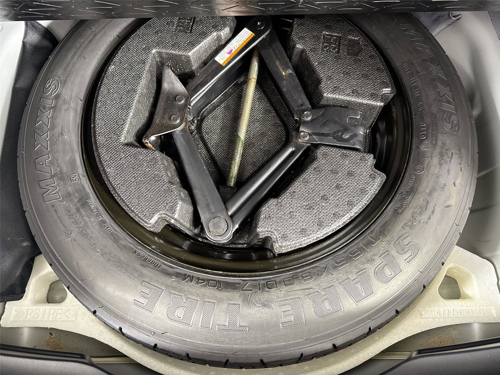 Used 2019 Toyota RAV4 LE image 33