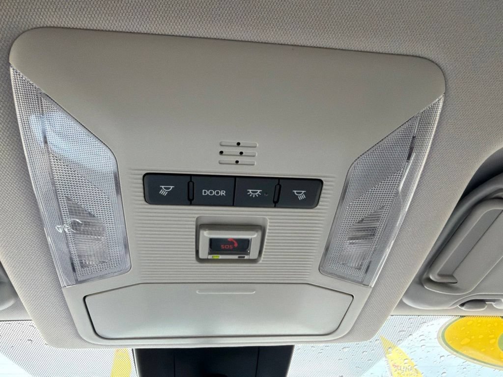 Used 2025 Toyota RAV4 XLE FWD image 29