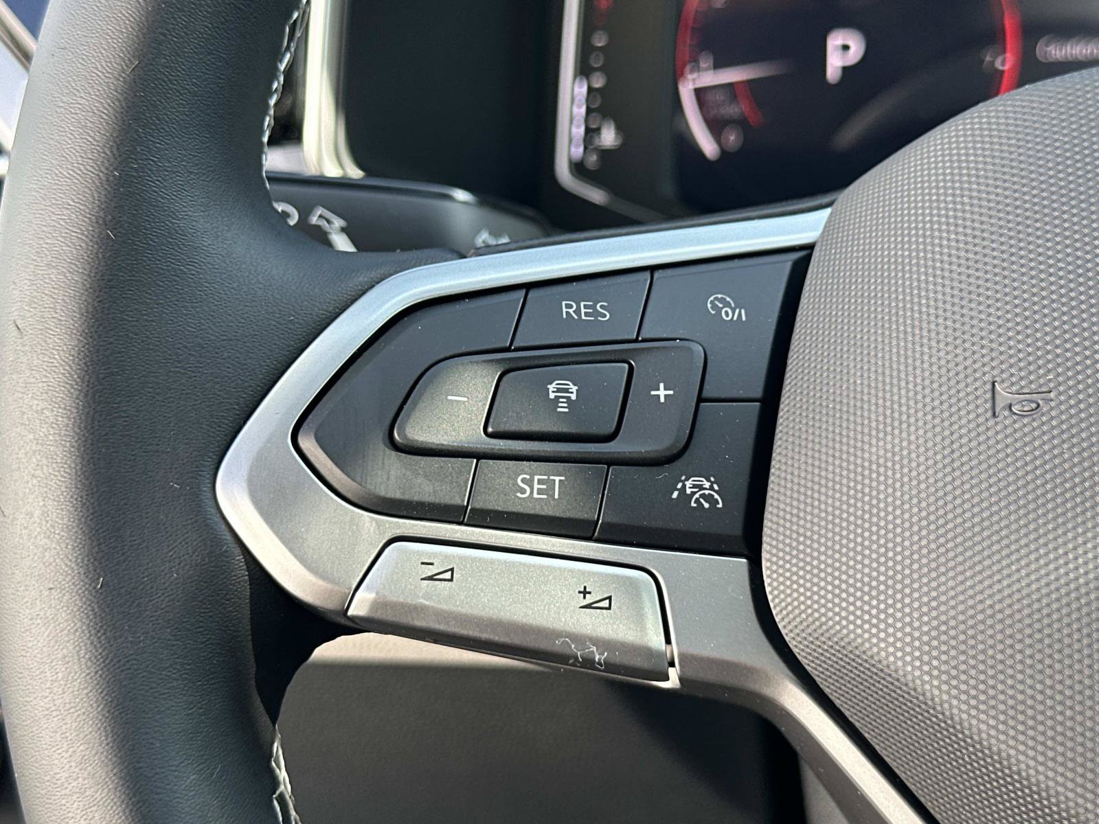 New 2027 Volkswagen Taos SEL AWD/4WD image 9