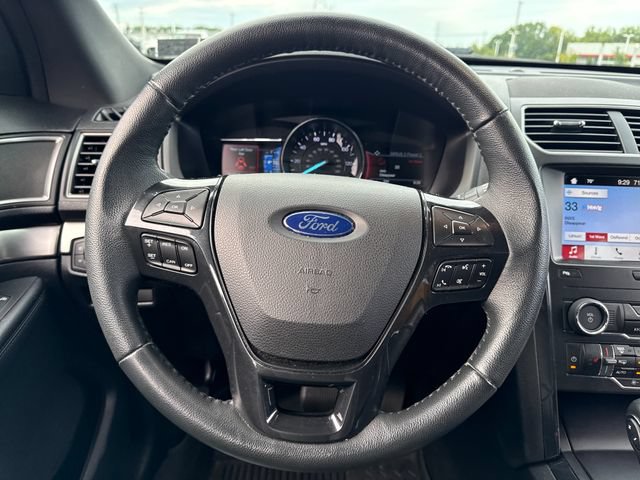 Used 2019 Ford Explorer XLT w/ Equipment Group 202A AWD/4WD image 22