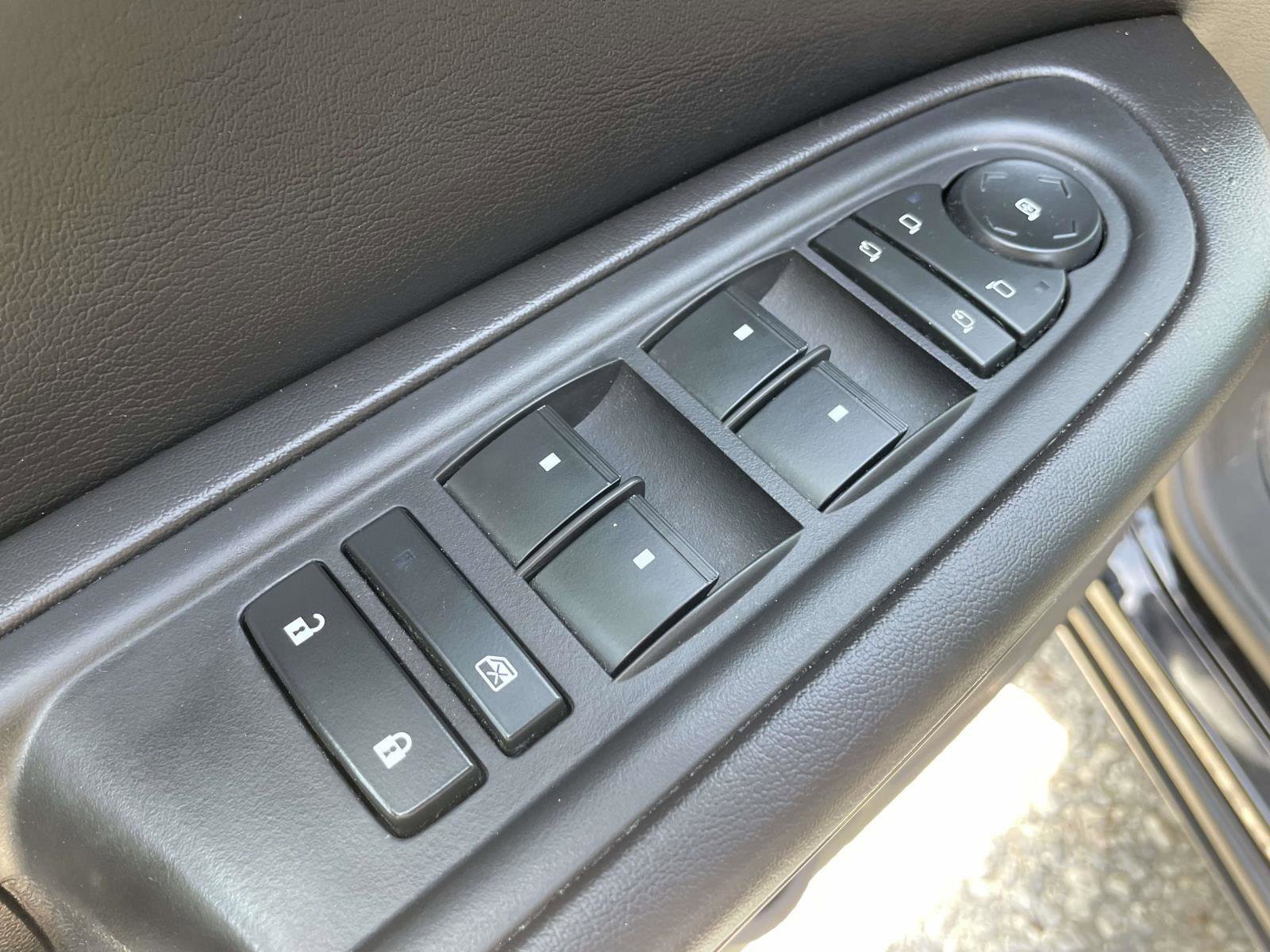 Used 2016 Chevrolet Traverse LTZ image 6