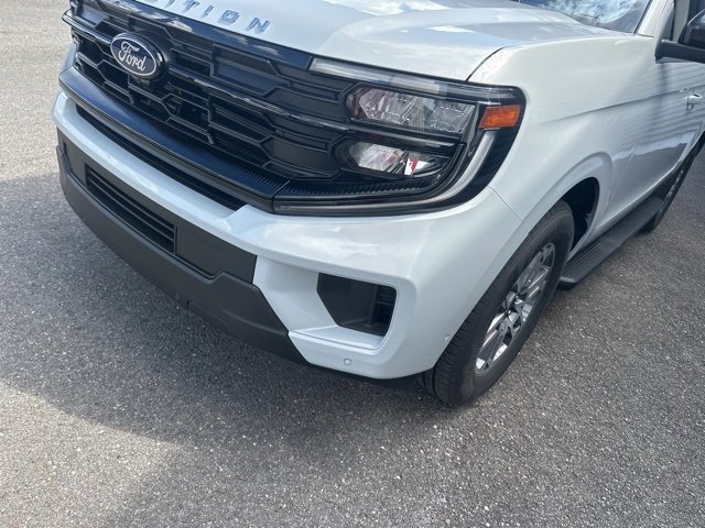 New 2025 Ford Expedition Active image 9