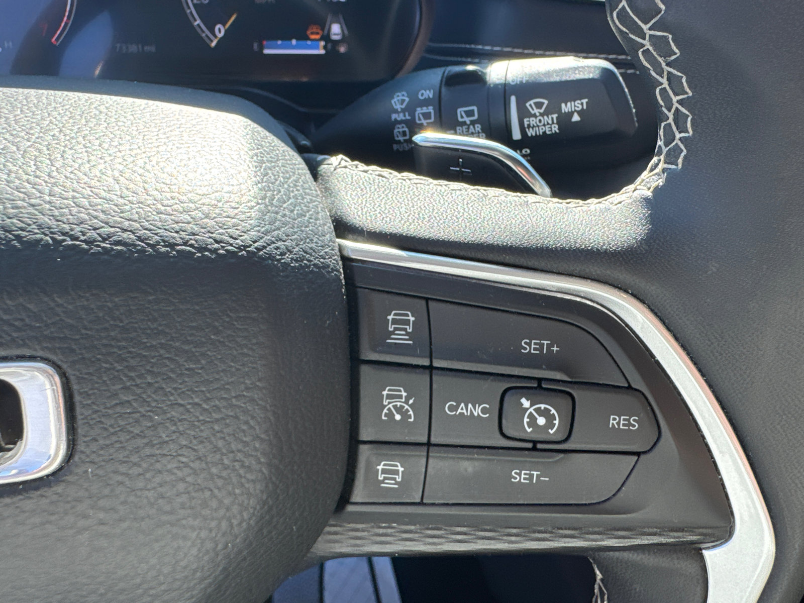 Used 2024 Jeep Grand Cherokee Laredo image 29