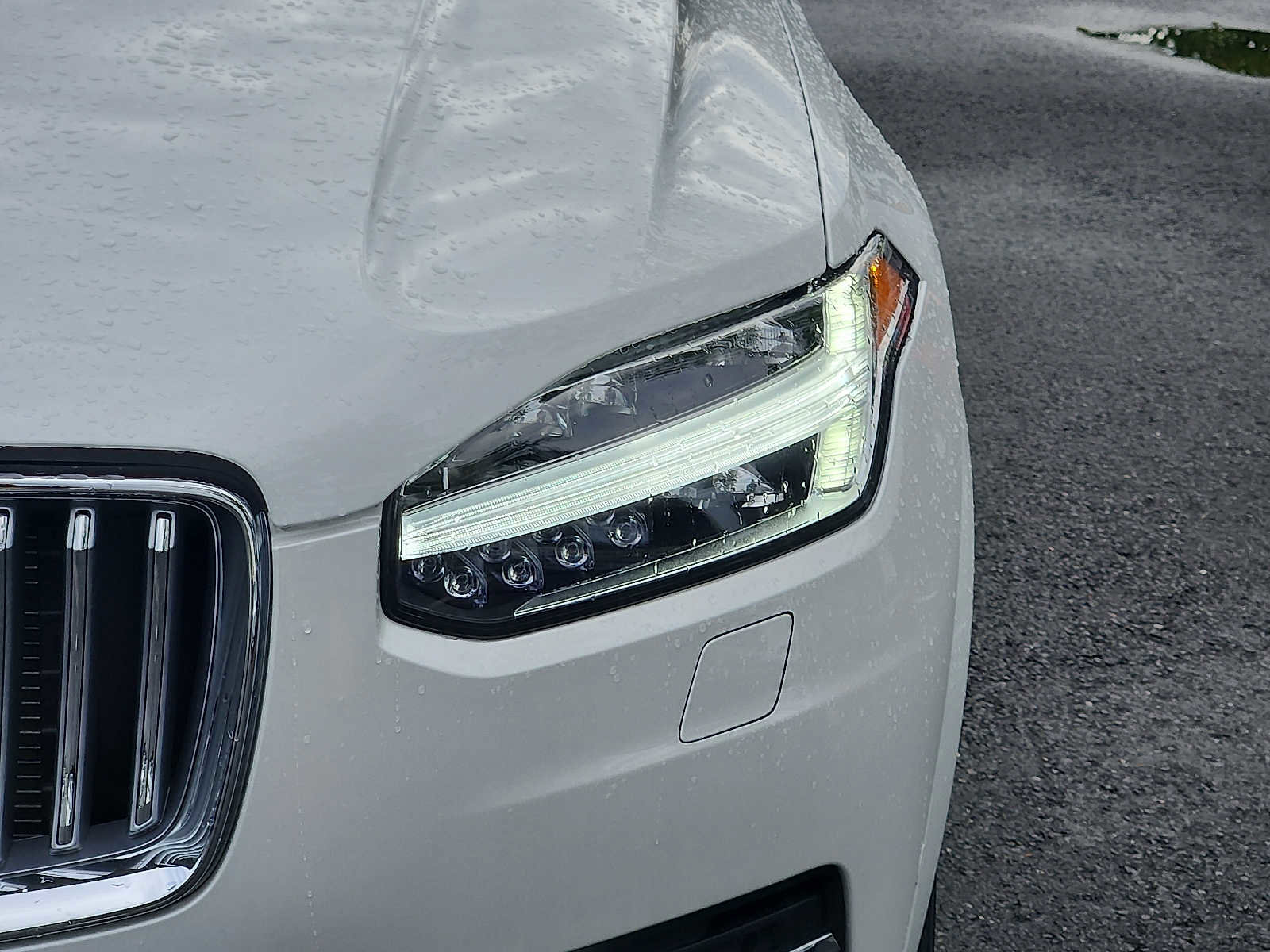 Certified 2024 Volvo XC90 T8 Plus w/ Protection Package Premier AWD/4WD image 9