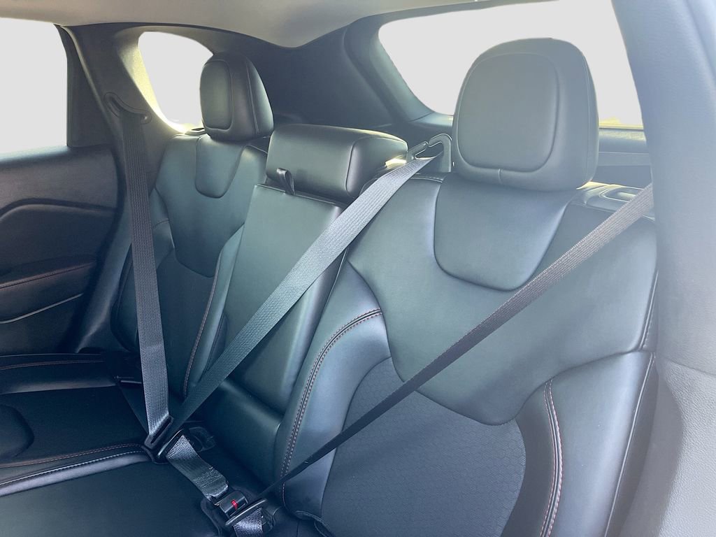 Used 2022 Jeep Cherokee Trailhawk image 23