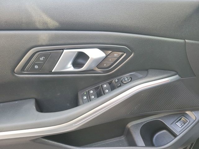 Used 2026 BMW 330i xDrive Sedan image 38