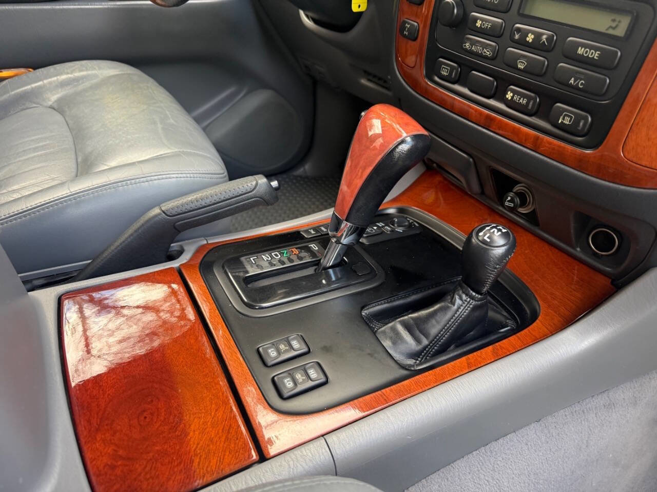 Used 2000 Lexus LX 470 4WD image 69