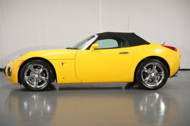 Used 2007 Pontiac Solstice GXP w/ Premium Package RWD image 3