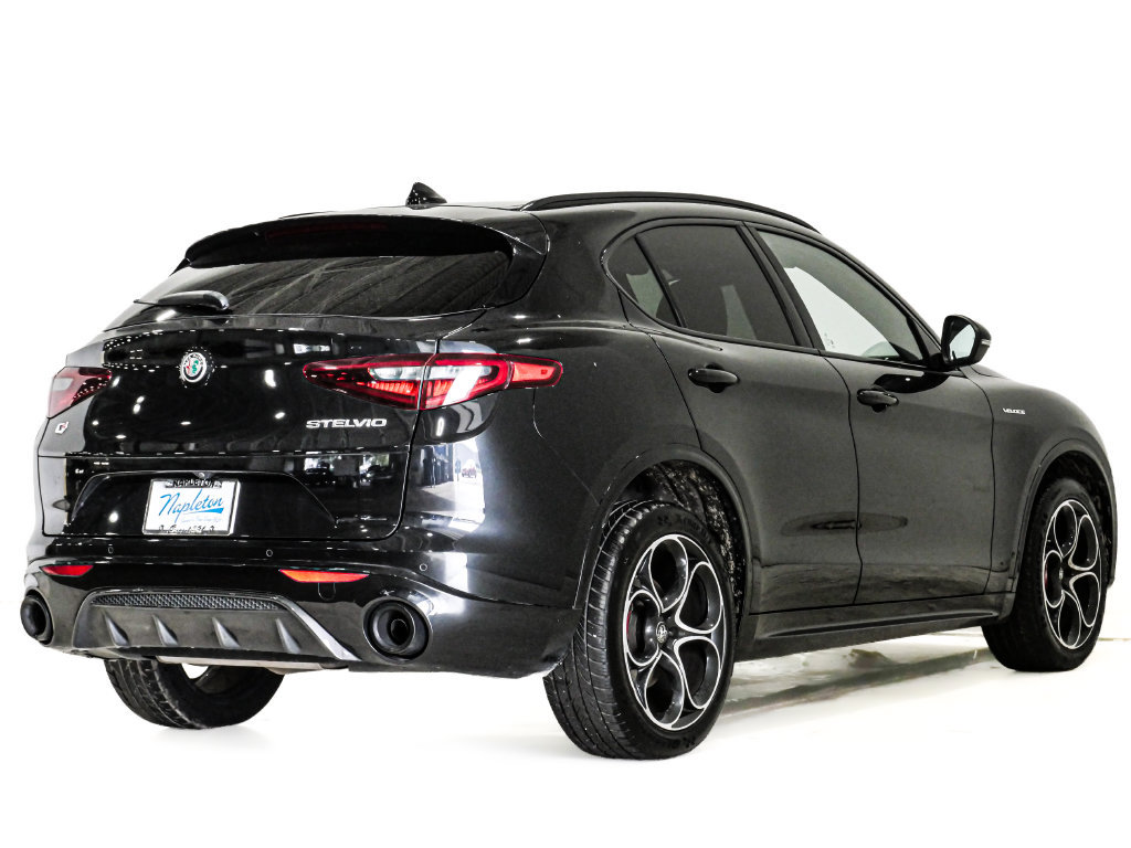 Used 2023 Alfa Romeo Stelvio Veloce AWD/4WD image 7