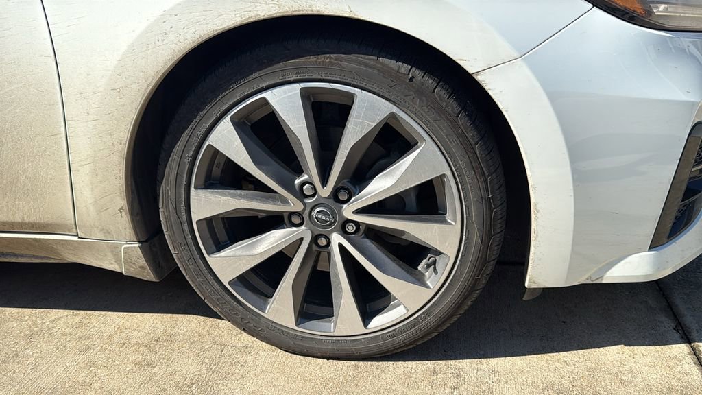 Used 2023 Nissan Maxima Platinum w/ Sport Mat Group FWD image 6