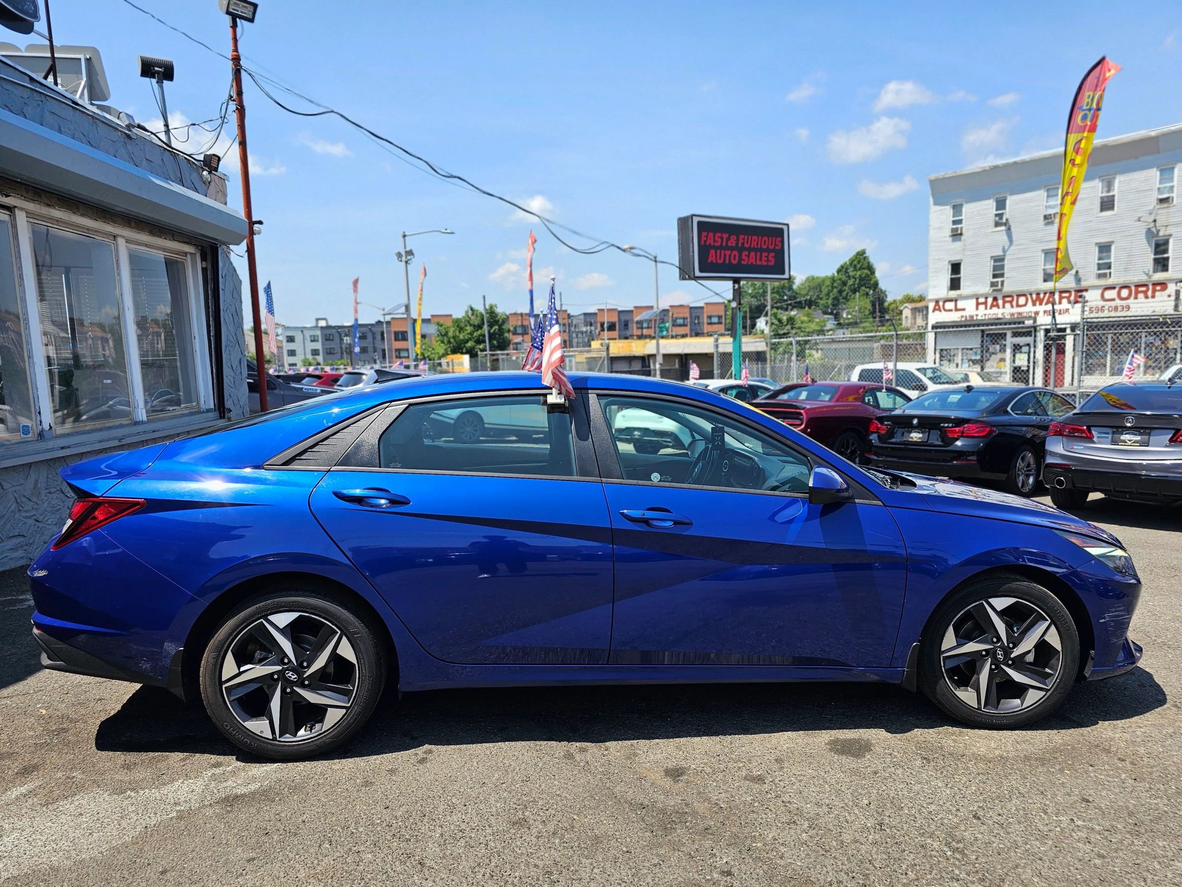 Used 2023 Hyundai Elantra SEL w/ Convenience Package image 3