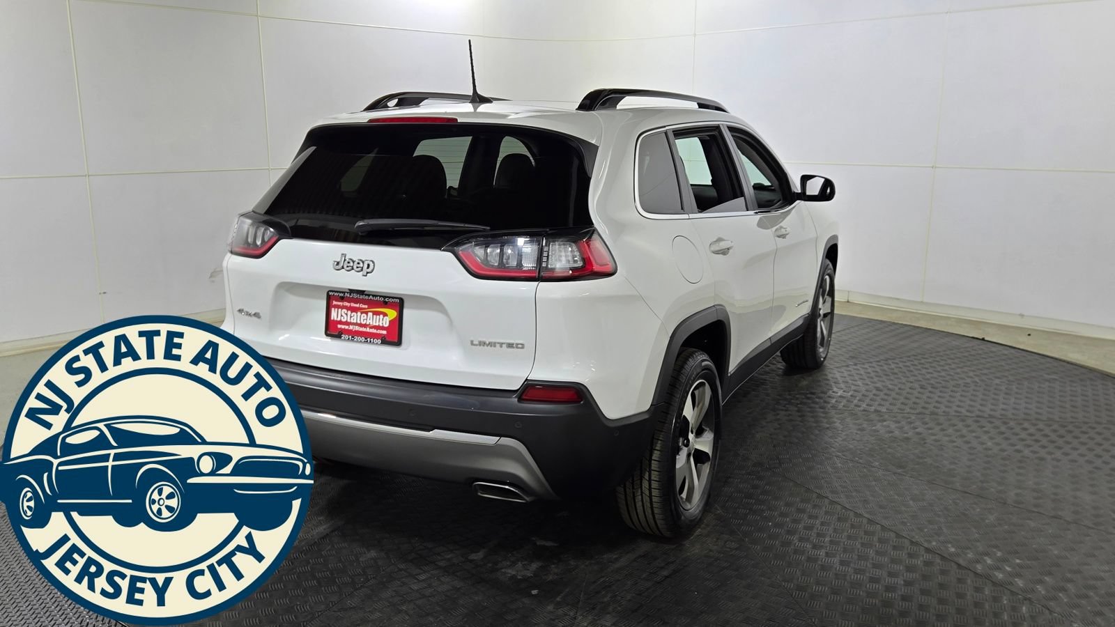 Used 2022 Jeep Cherokee Limited AWD/4WD image 7