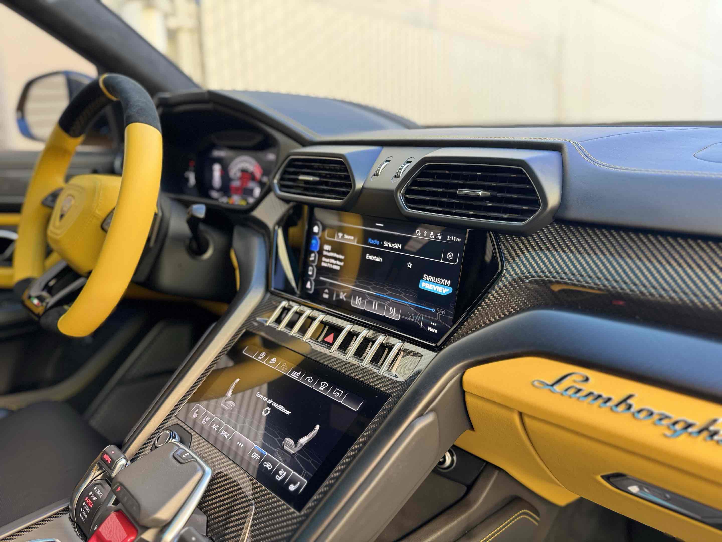 Used 2021 Lamborghini Urus image 41