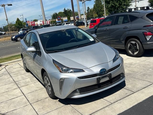 Used 2020 Toyota Prius LE AWD/4WD image 5