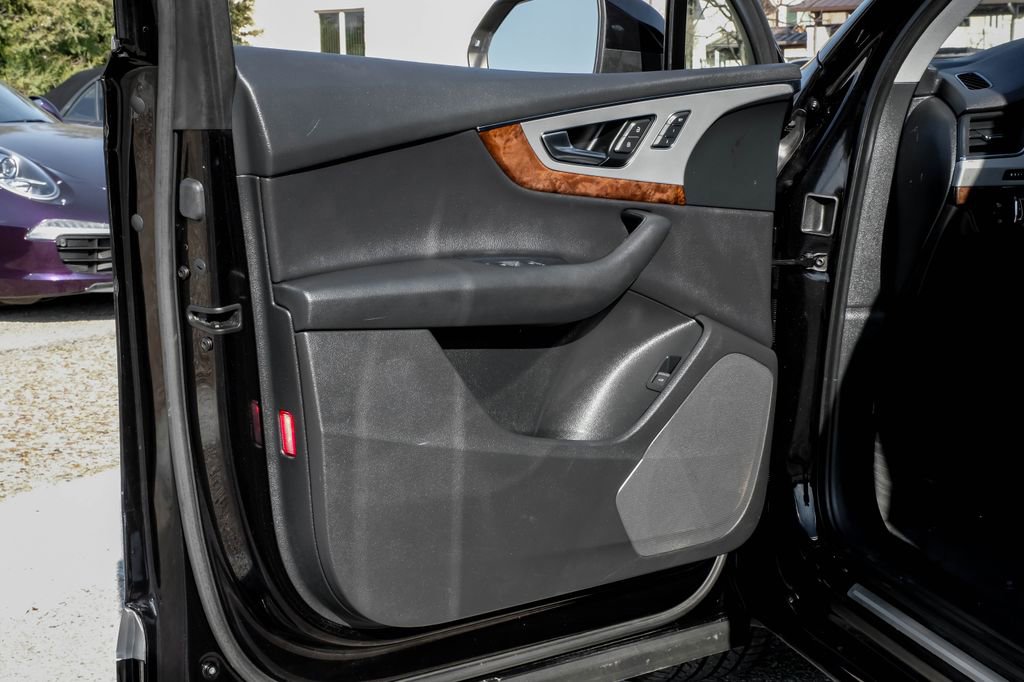 Used 2017 Audi Q7 2.0T Premium image 37