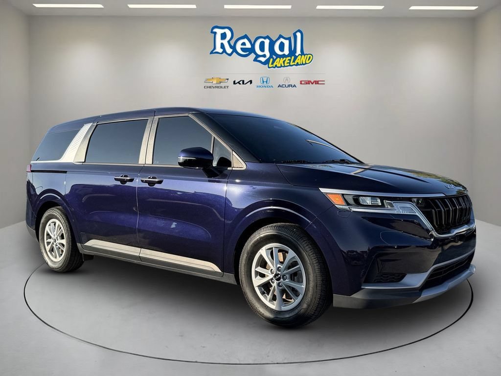 Certified 2024 Kia Carnival LX FWD image 1