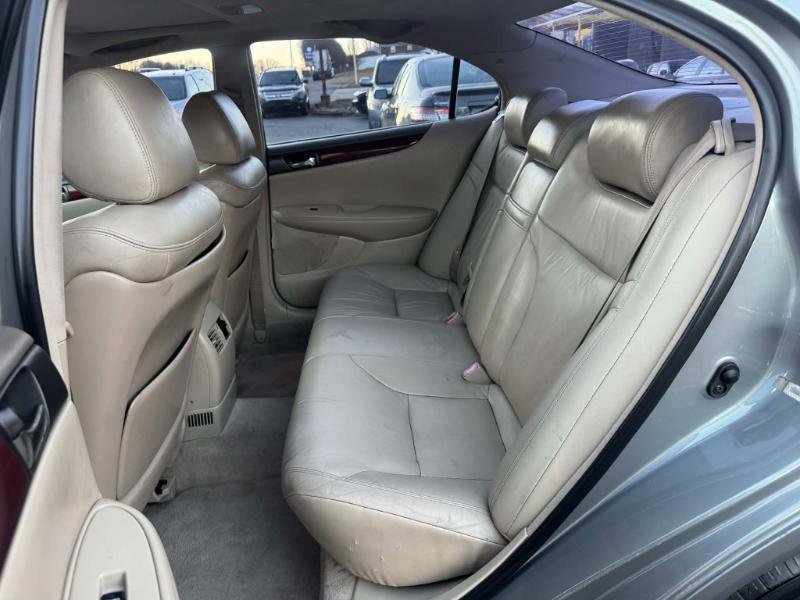 Used 2003 Lexus ES 330 Sedan image 12