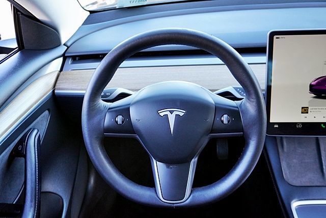 Used 2022 Tesla Model 3 Long Range AWD/4WD image 20