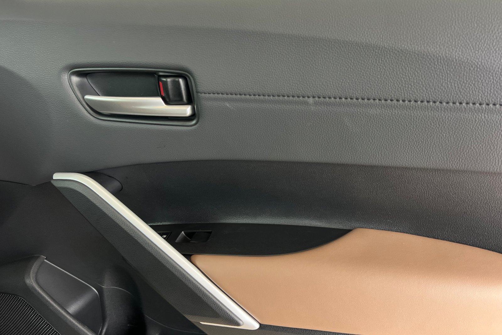 New 2026 Toyota Corolla Cross XLE w/ Convenience Package FWD image 46