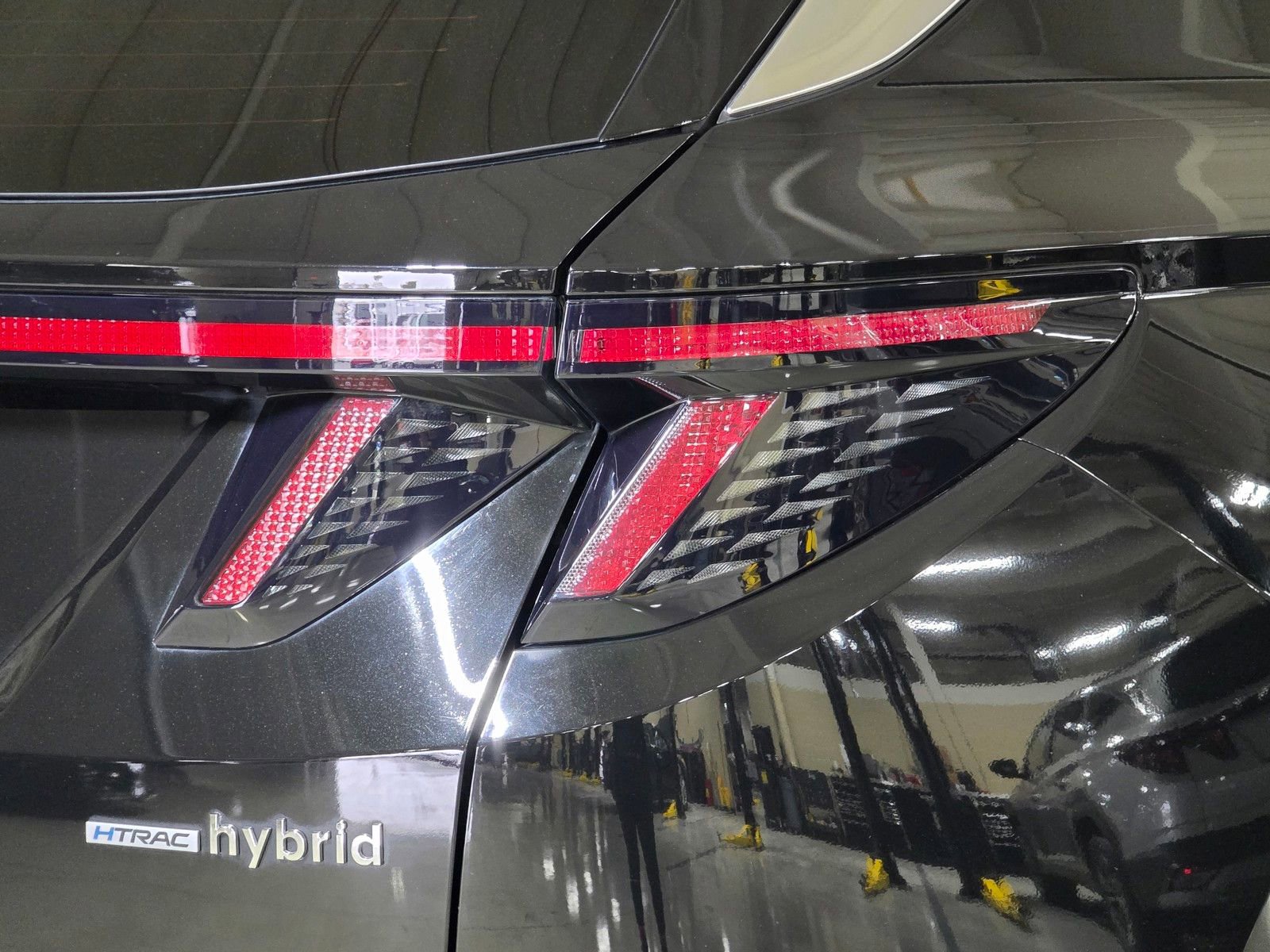 Certified 2023 Hyundai Tucson Limited AWD/4WD image 19