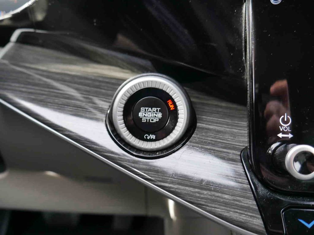 Used 2022 Jeep Wagoneer Series III w/ Flexible Seating Group image 38