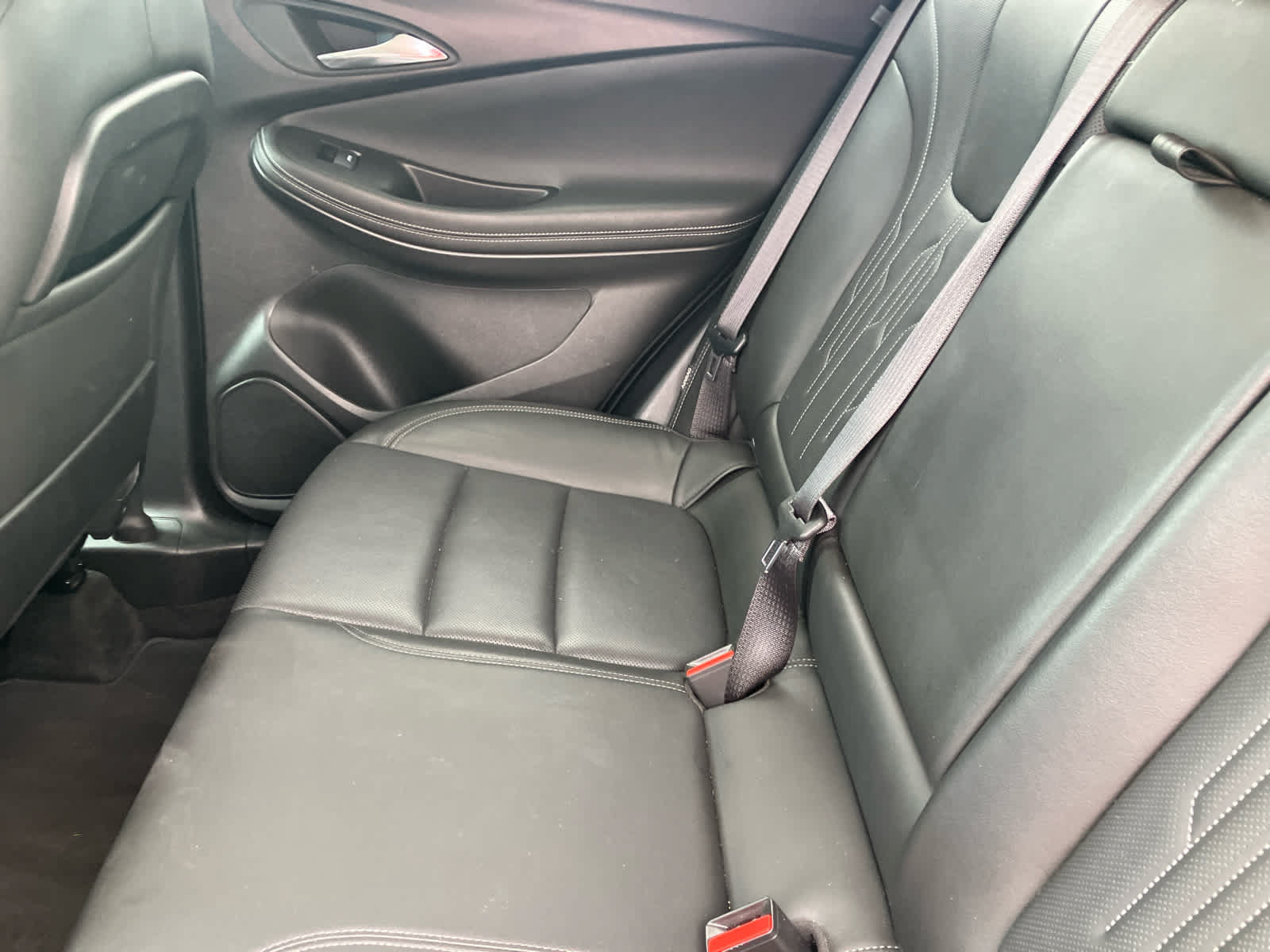 Used 2025 Buick Encore GX Avenir w/ Avenir Technology Package FWD image 35