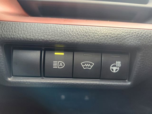 Used 2026 Toyota Prius Plug-In Hybrid FWD image 21