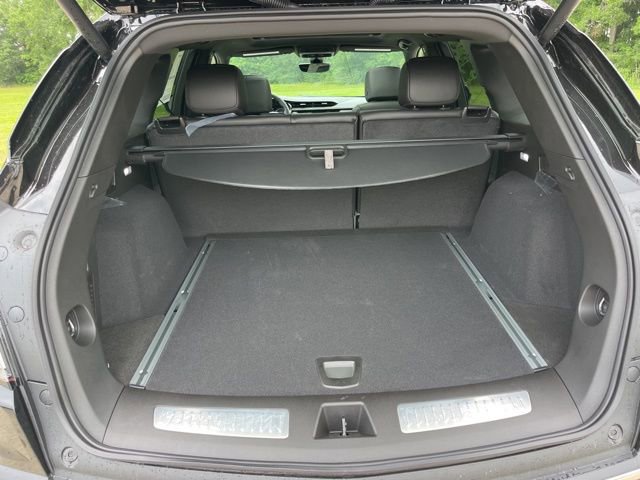 New 2026 Cadillac XT5 Sportv w/ LPO, Floor Liner Package AWD/4WD image 5