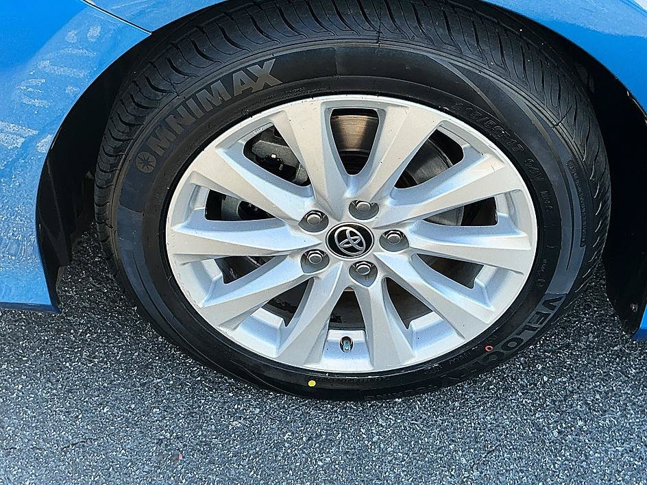 Used 2020 Toyota Camry LE FWD image 10