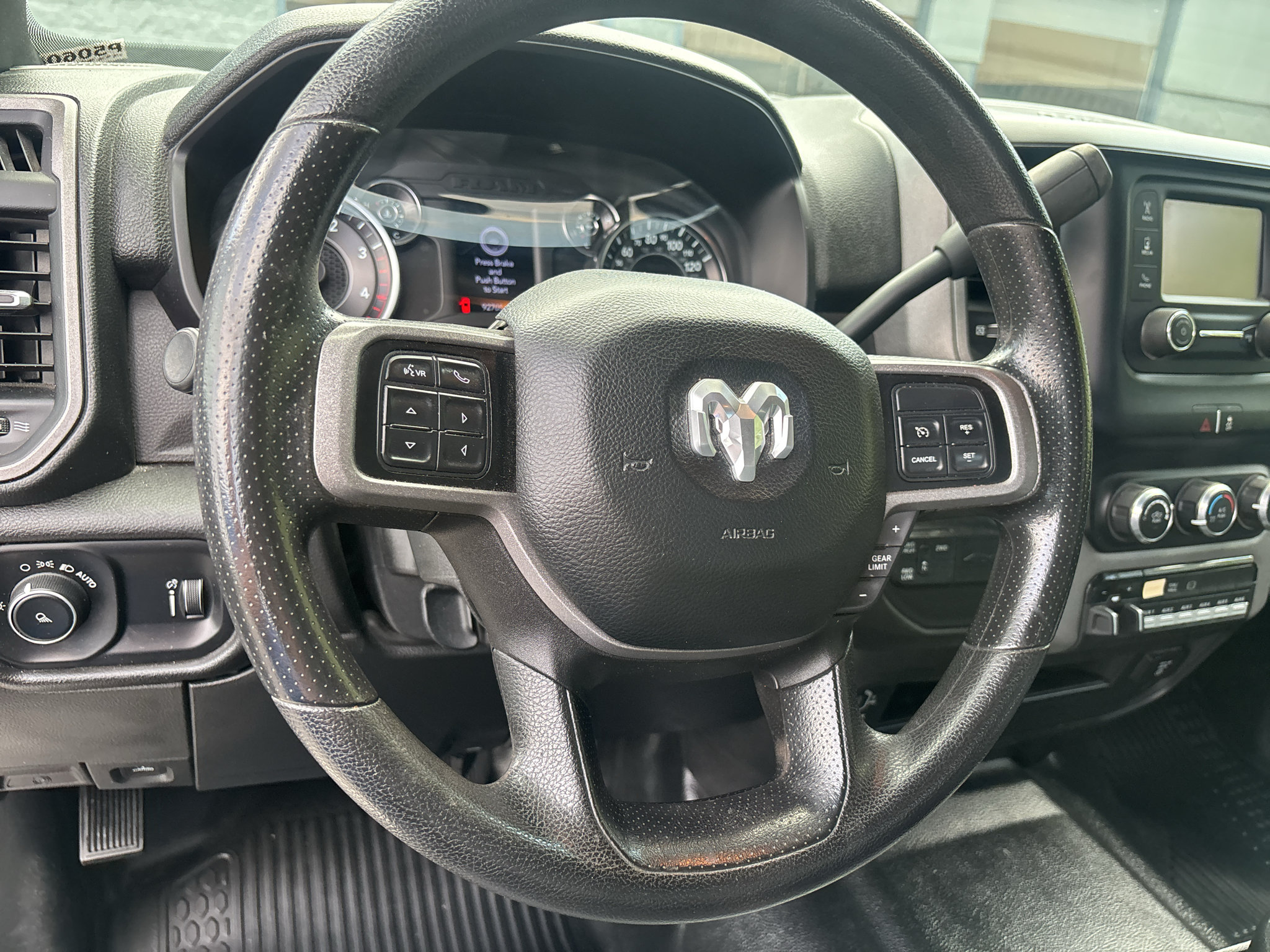 Used 2022 RAM 2500 Tradesman w/ Chrome Appearance Group AWD/4WD image 13