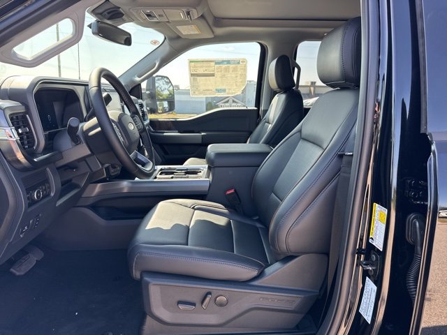 New 2025 Ford F350 Lariat w/ Black Appearance Package image 11