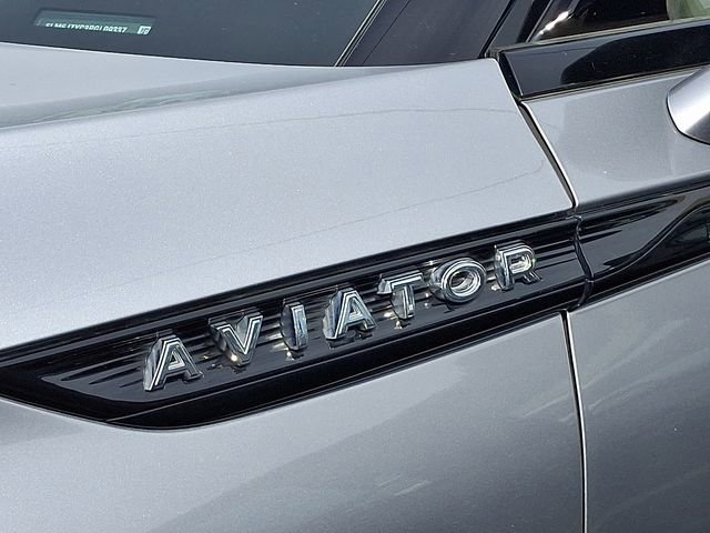 Used 2023 Lincoln Aviator Reserve w/ Jet Package AWD/4WD image 5