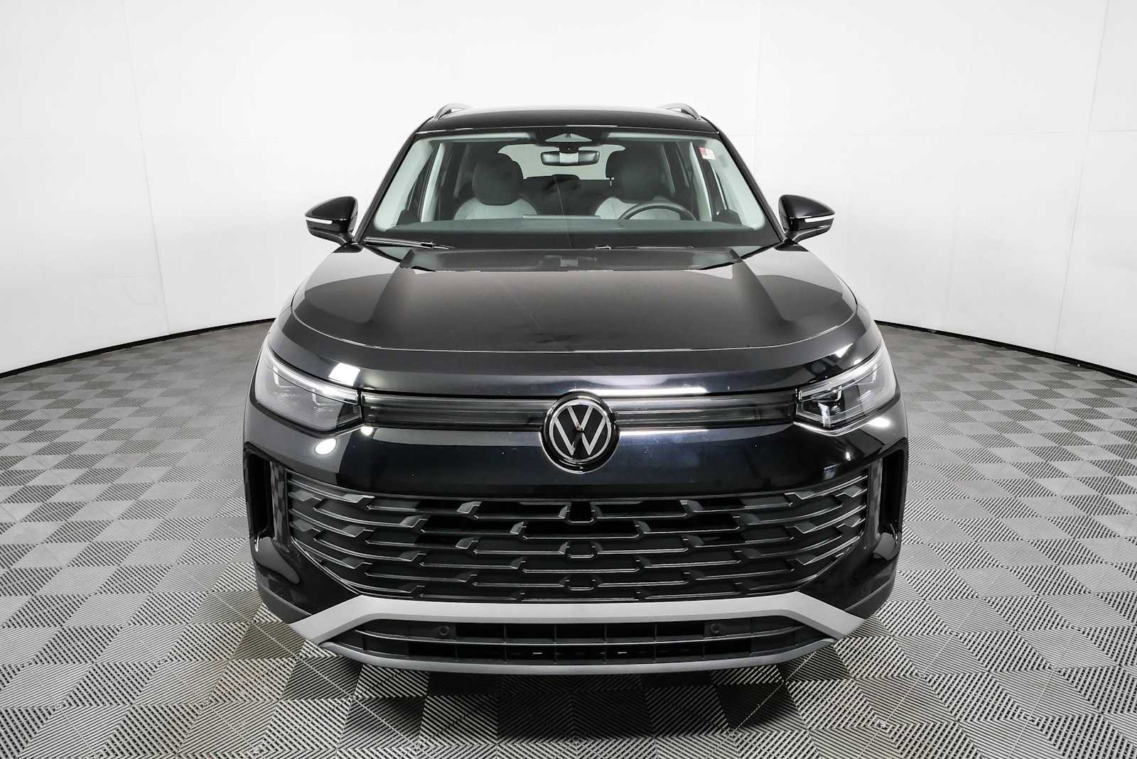 Certified 2025 Volkswagen Tiguan S AWD/4WD image 29