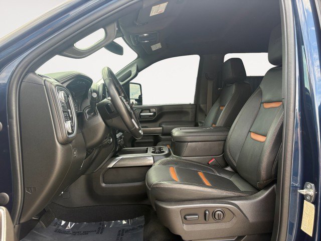 Used 2022 GMC Sierra 2500 AT4 image 2