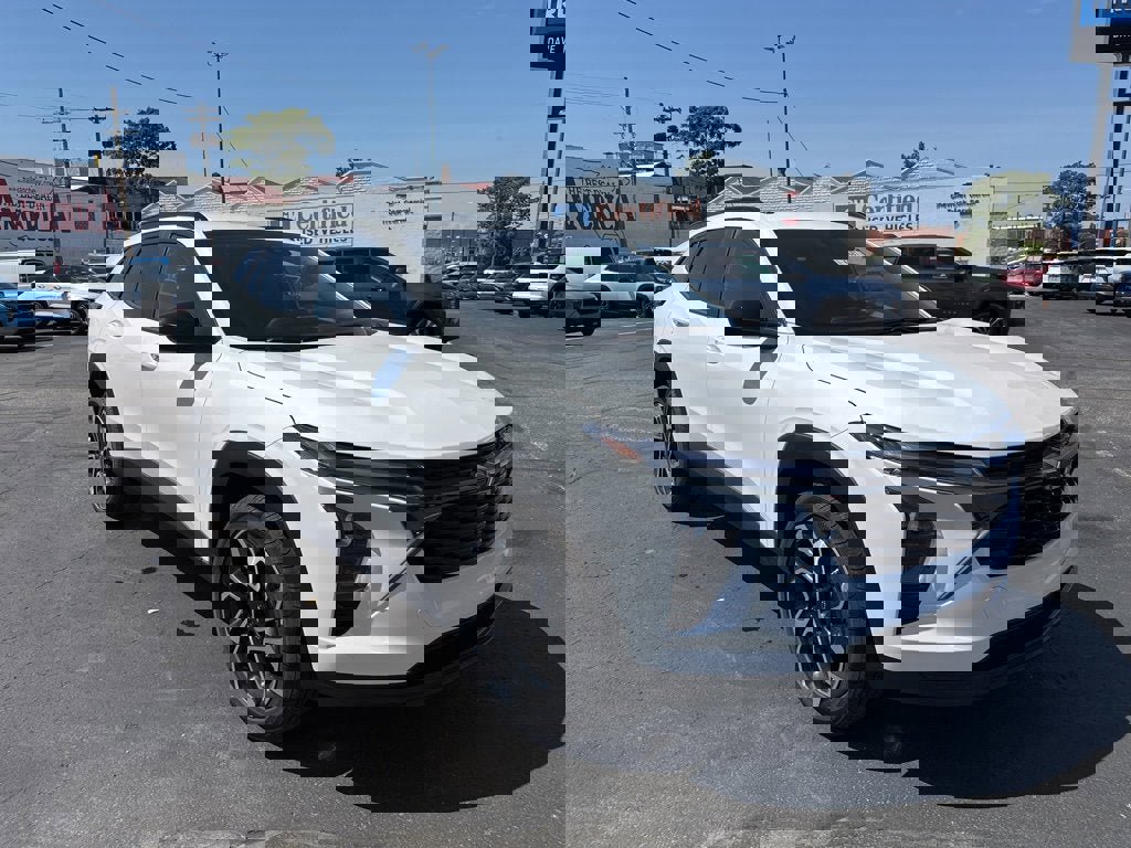 New 2025 Chevrolet Trax RS w/ Driver Confidence Package image 1