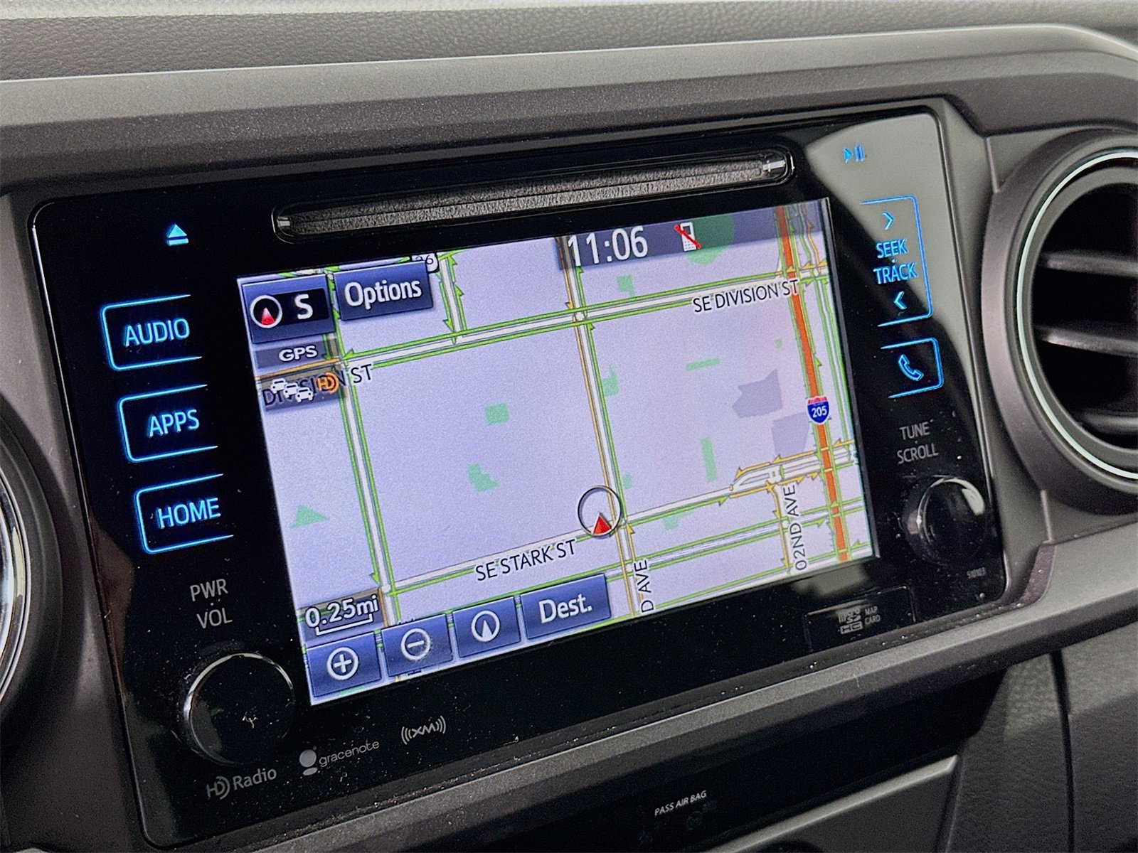 Used 2018 Toyota Tacoma TRD Sport w/ Technology Package image 13