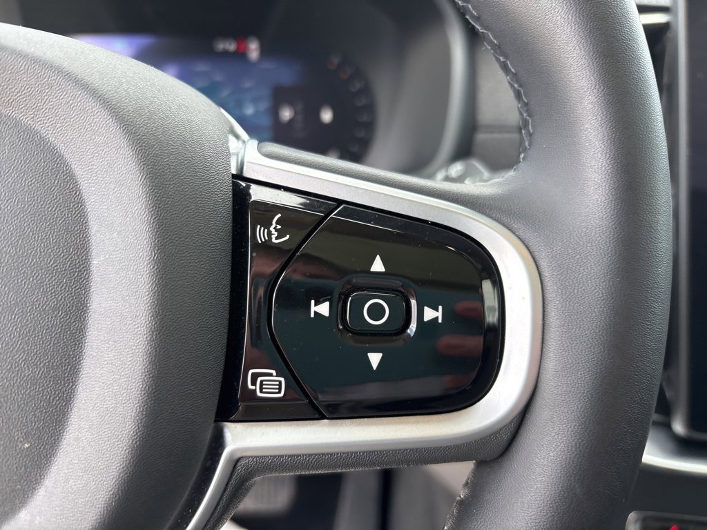 Certified 2025 Volvo XC90 B5 Plus image 25