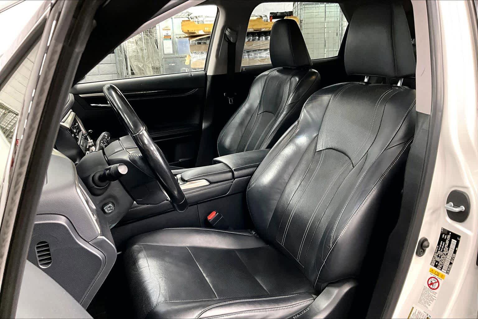 Used 2018 Lexus RX 350L FWD w/ Accessory Package image 7
