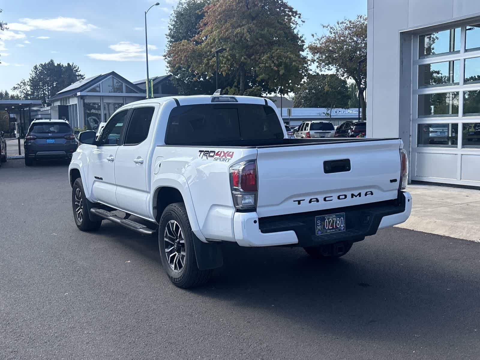 Used 2021 Toyota Tacoma TRD Sport w/ TRD Premium Sport Package AWD/4WD image 3
